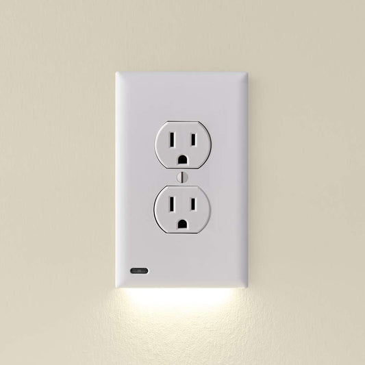 💡 SnapPower GuideLight for Duplex Outlet – LED Night Light Wall Plate with Auto On/Off Sensor (No Plug Needed, White)