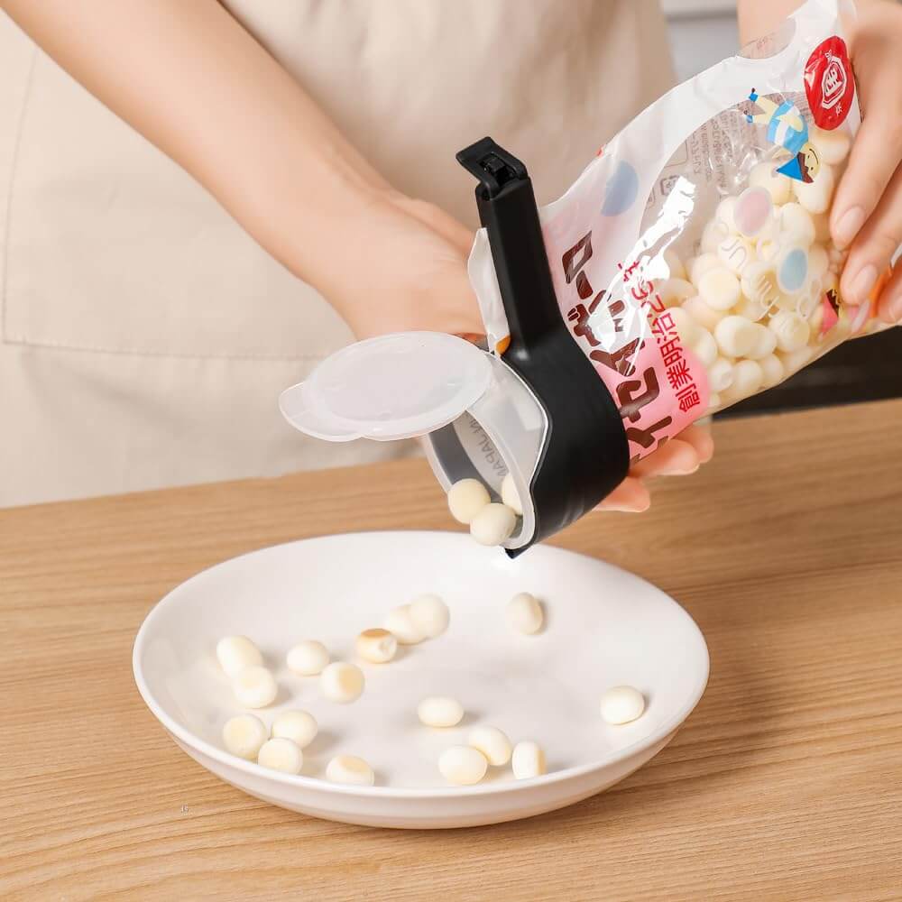 🧩4Pcs Bag Clips for Food Storage Sealing Clips with Pour Spouts Food Sealing Plastic Great for All Food or Cat/Dog Food Storage and Organization（4 Pack）